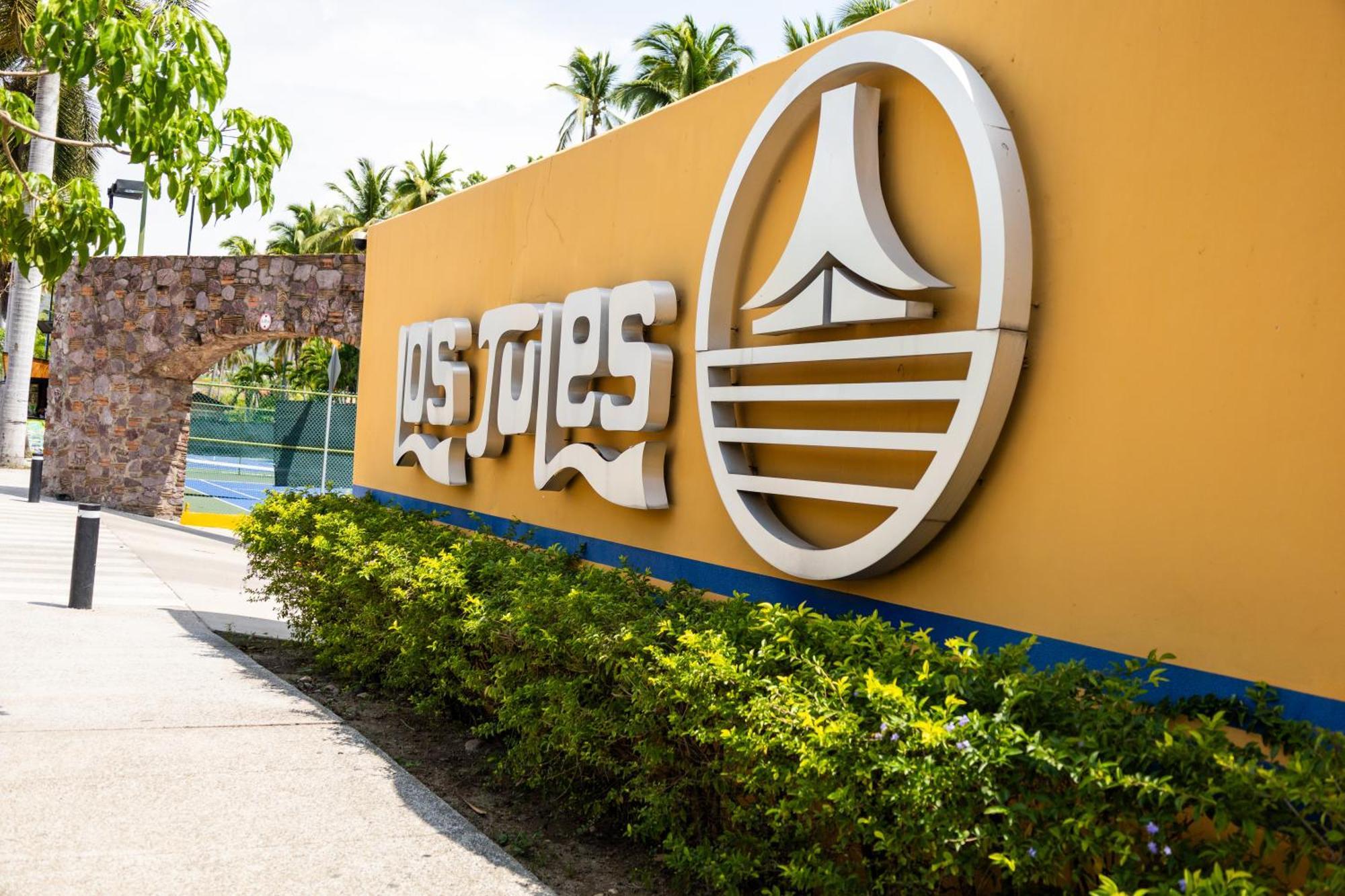 Tules 501 One Bedroom With Ocean Views And Lush Palm Gardens Puerto Vallarta