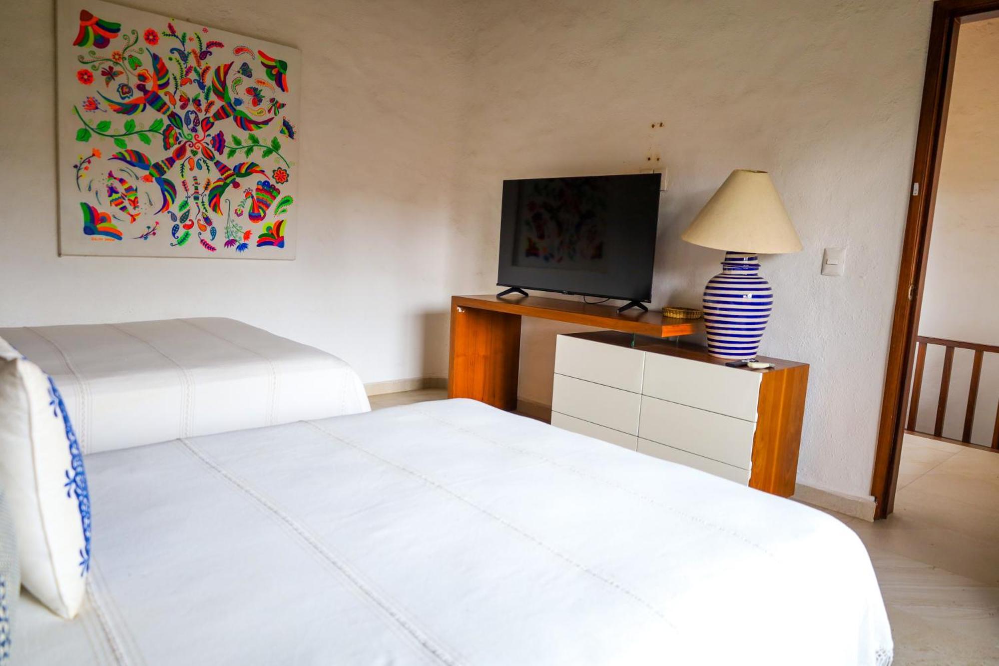 Tules 501 One Bedroom With Ocean Views And Lush Palm Gardens Hotel