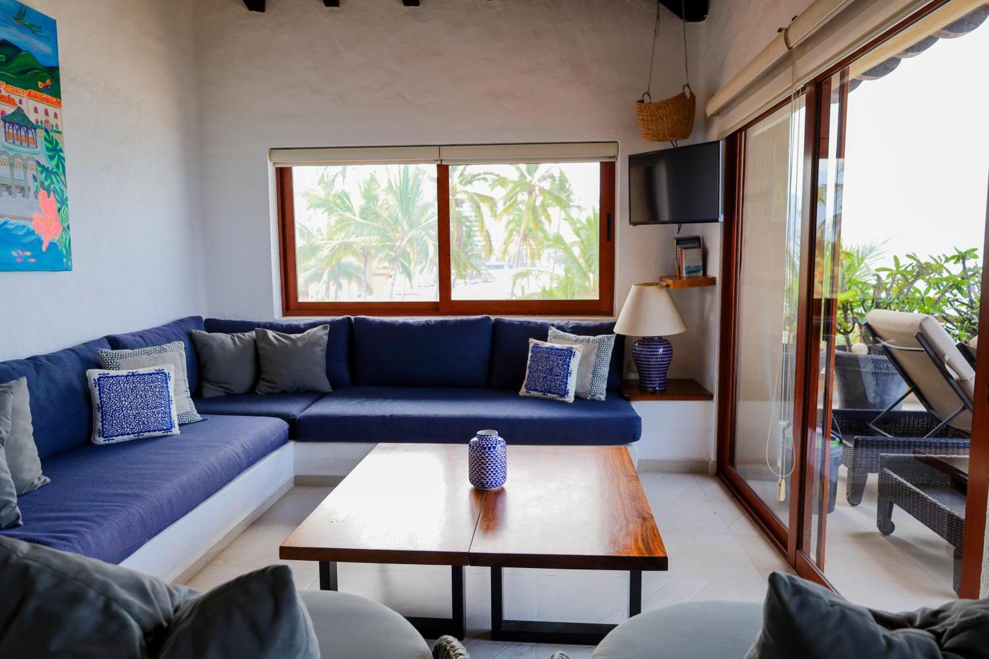 Tules 501 One Bedroom With Ocean Views And Lush Palm Gardens Hotel