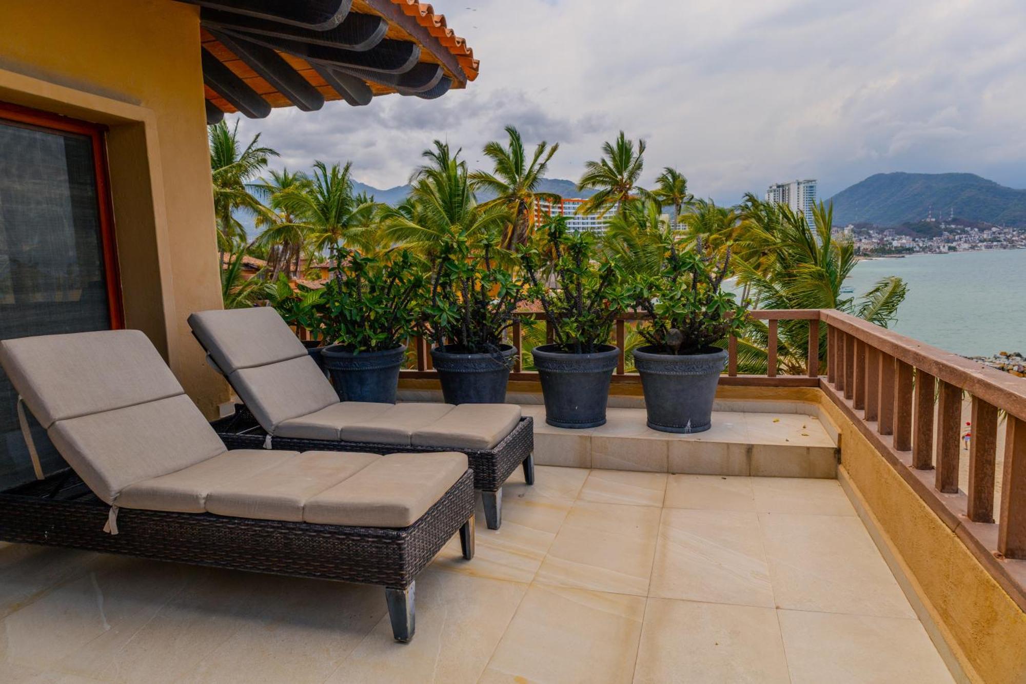 Tules 501 One Bedroom With Ocean Views And Lush Palm Gardens Hotel *