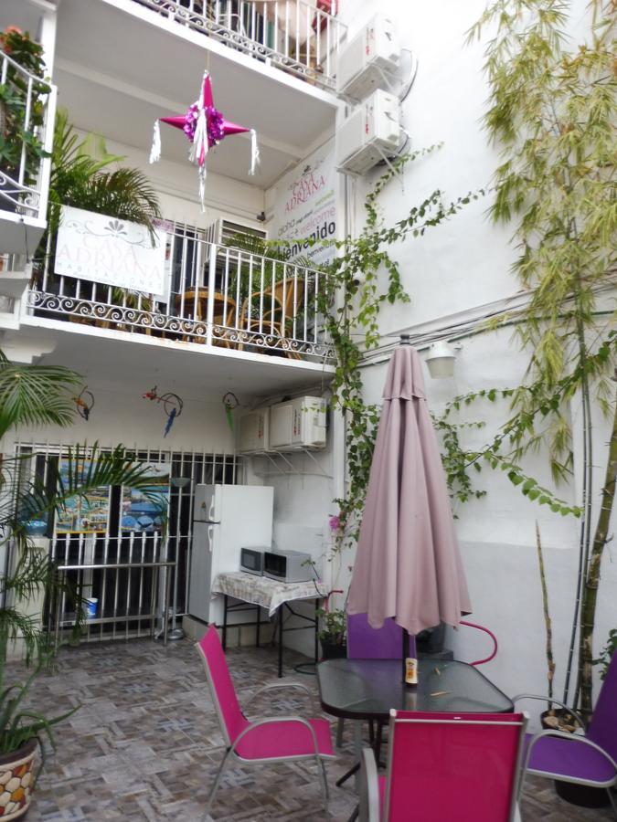 Casa Adriana Hostel *
