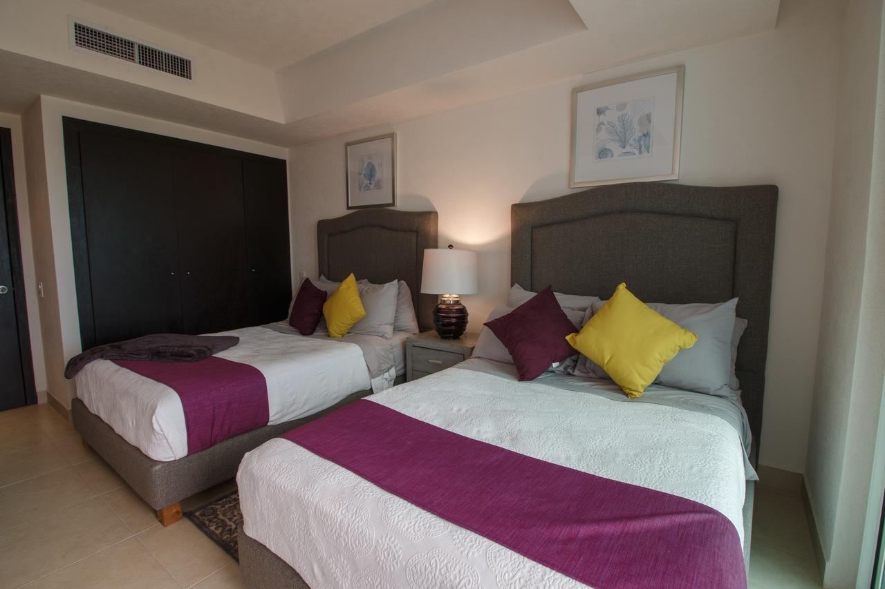 Apartment 910-3000 Grand Venetian P.v. *
