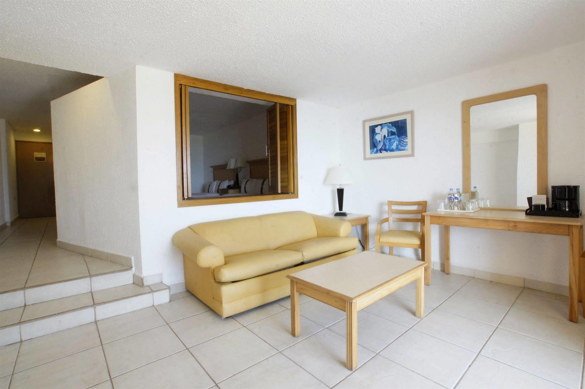 Apartment Sea River Tower 132 *