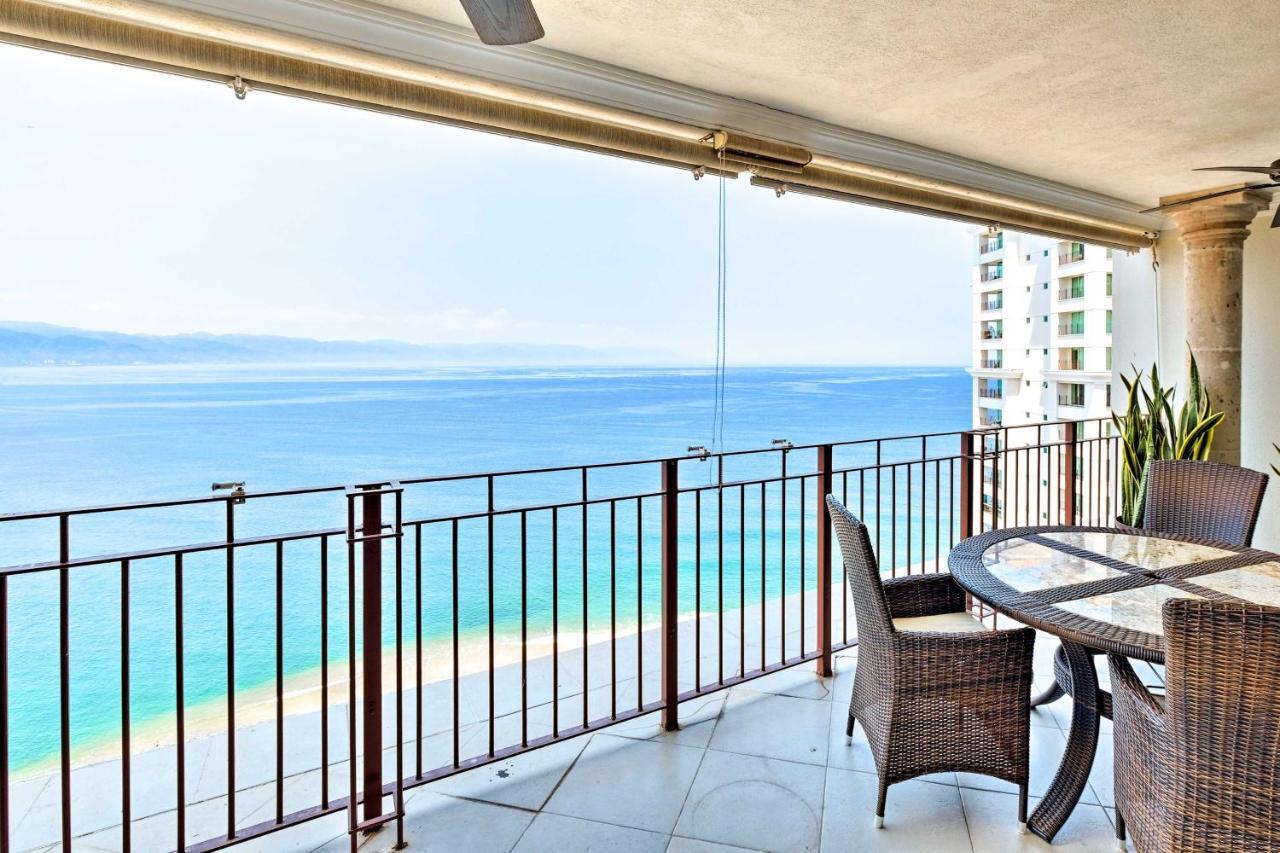 Beachfront With Wraparound Balcony! Apartment Puerto Vallarta