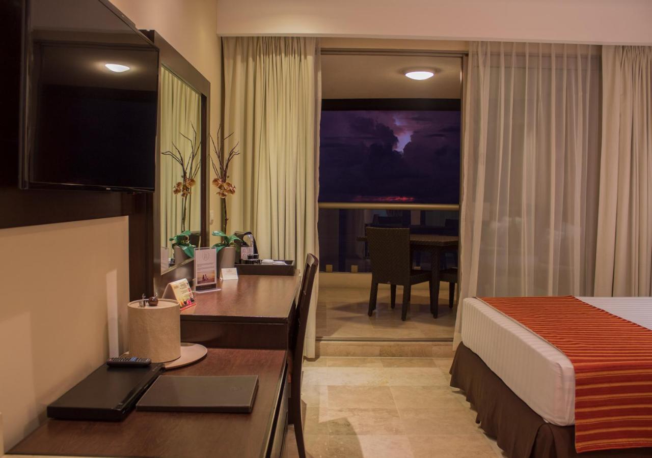 Sunset Plaza Resort 5*