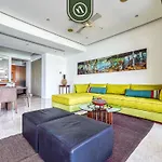 Luxury 3 Bedroom Condo - Beachfront - Multiple Pools