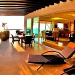 Zamora\'S Unlimited Luxury Penthouse