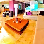 Zamora\'S Unlimited Luxury Penthouse