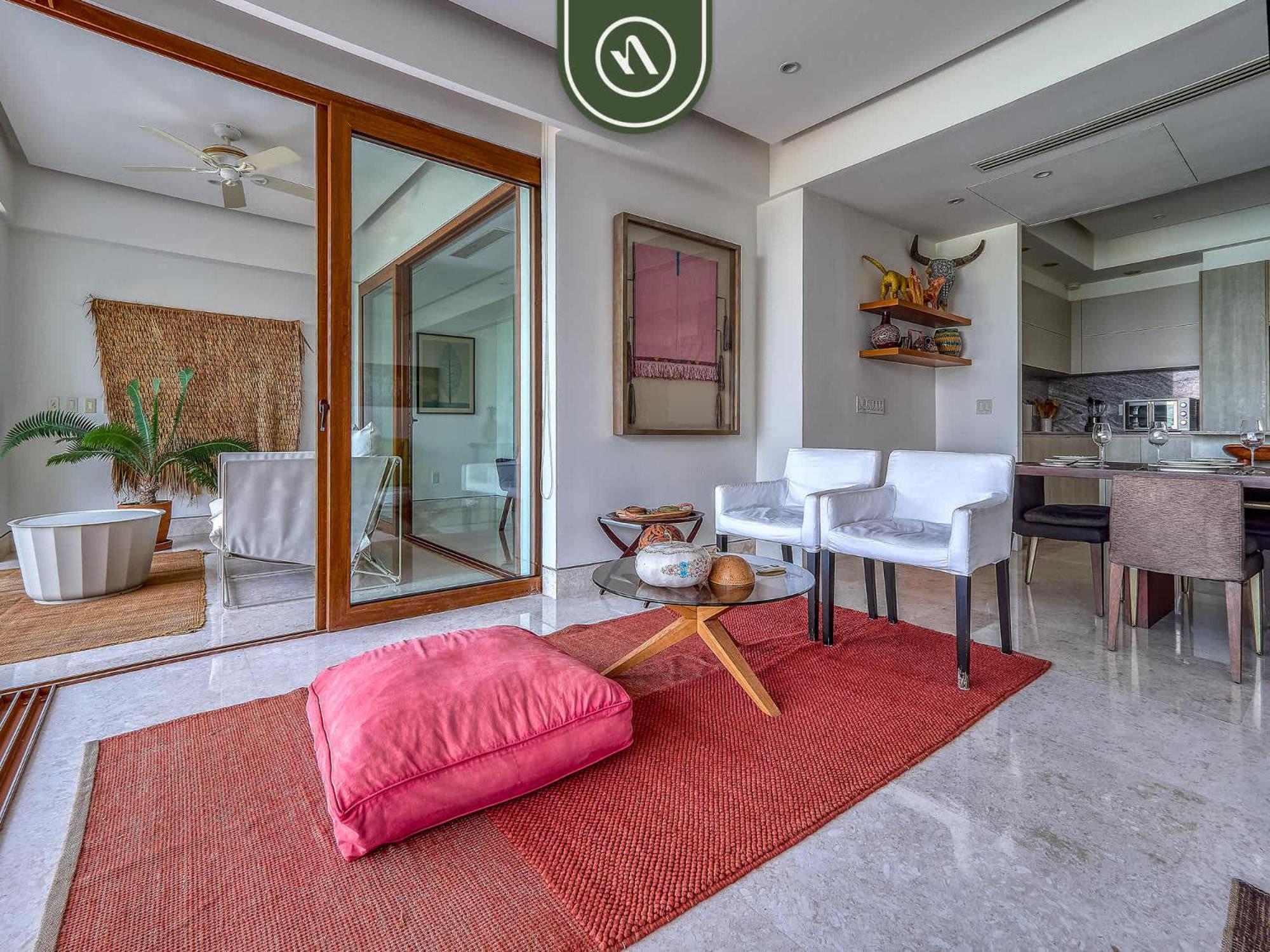 Luxury 3 Bedroom - Beachfront - Multiple Pools Apartment