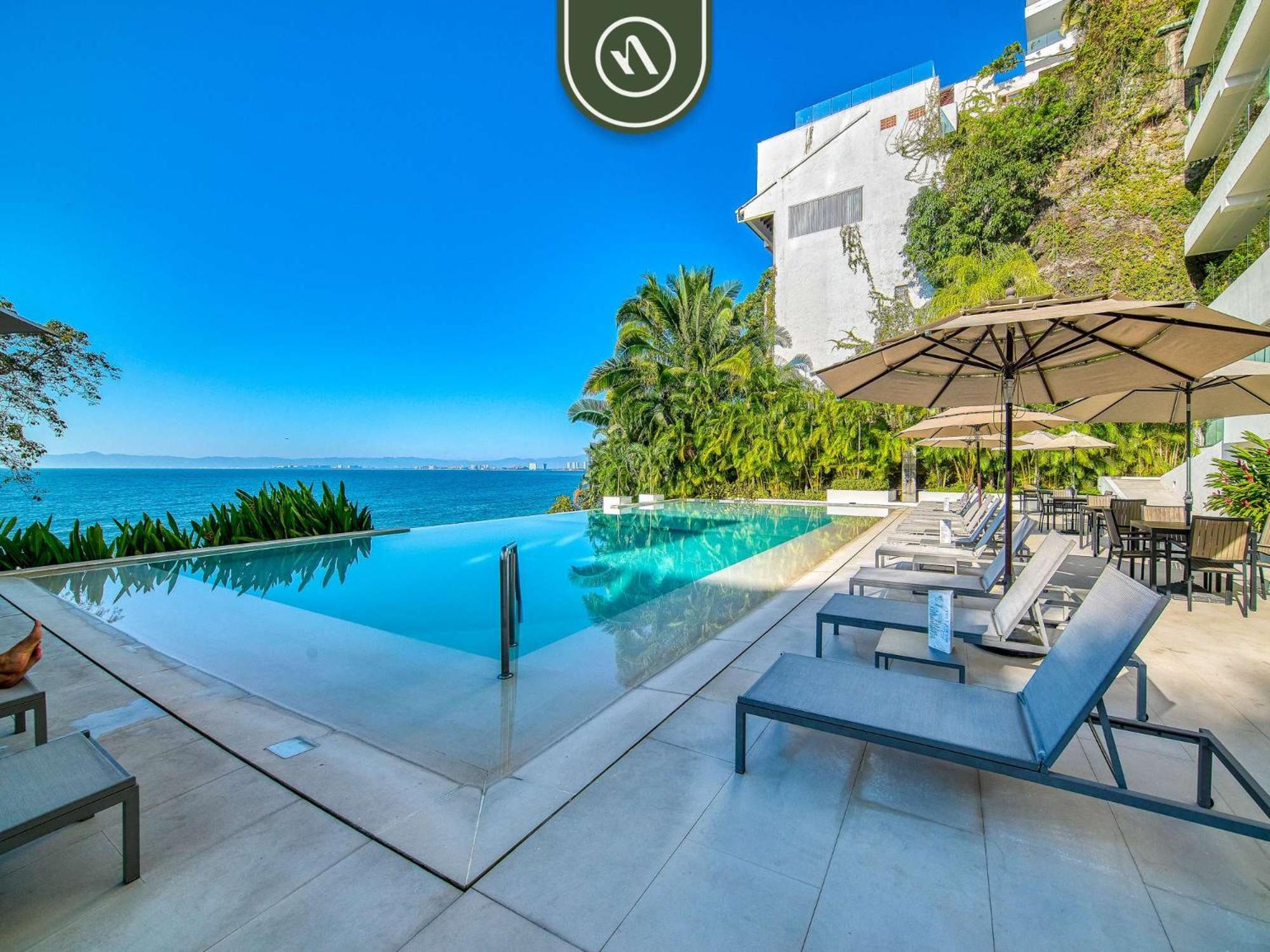 Luxury 3 Bedroom - Beachfront - Multiple Pools * Puerto Vallarta