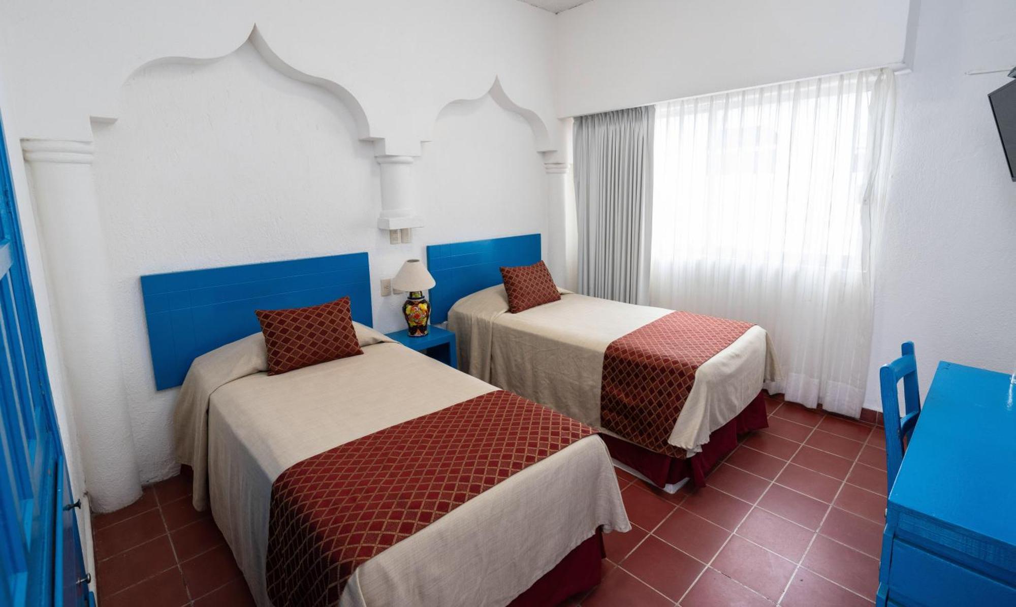 Hotel Encino Malecón Centro 3*