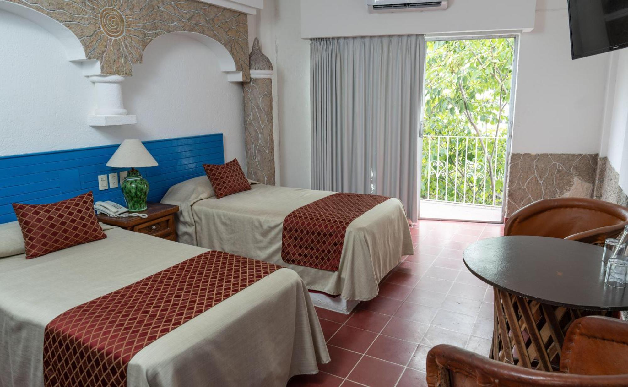 Hotel Encino Malecón Centro 3*