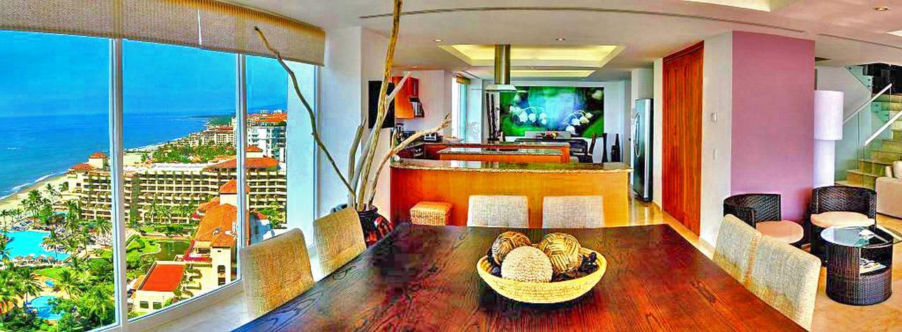 Zamora's Unlimited Luxury Penthouse Aparthotel
