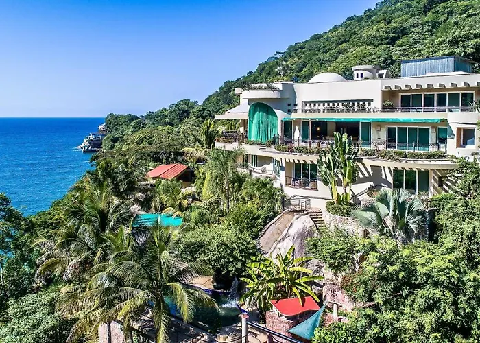 Luxury Beach Frontage Villa For Rent