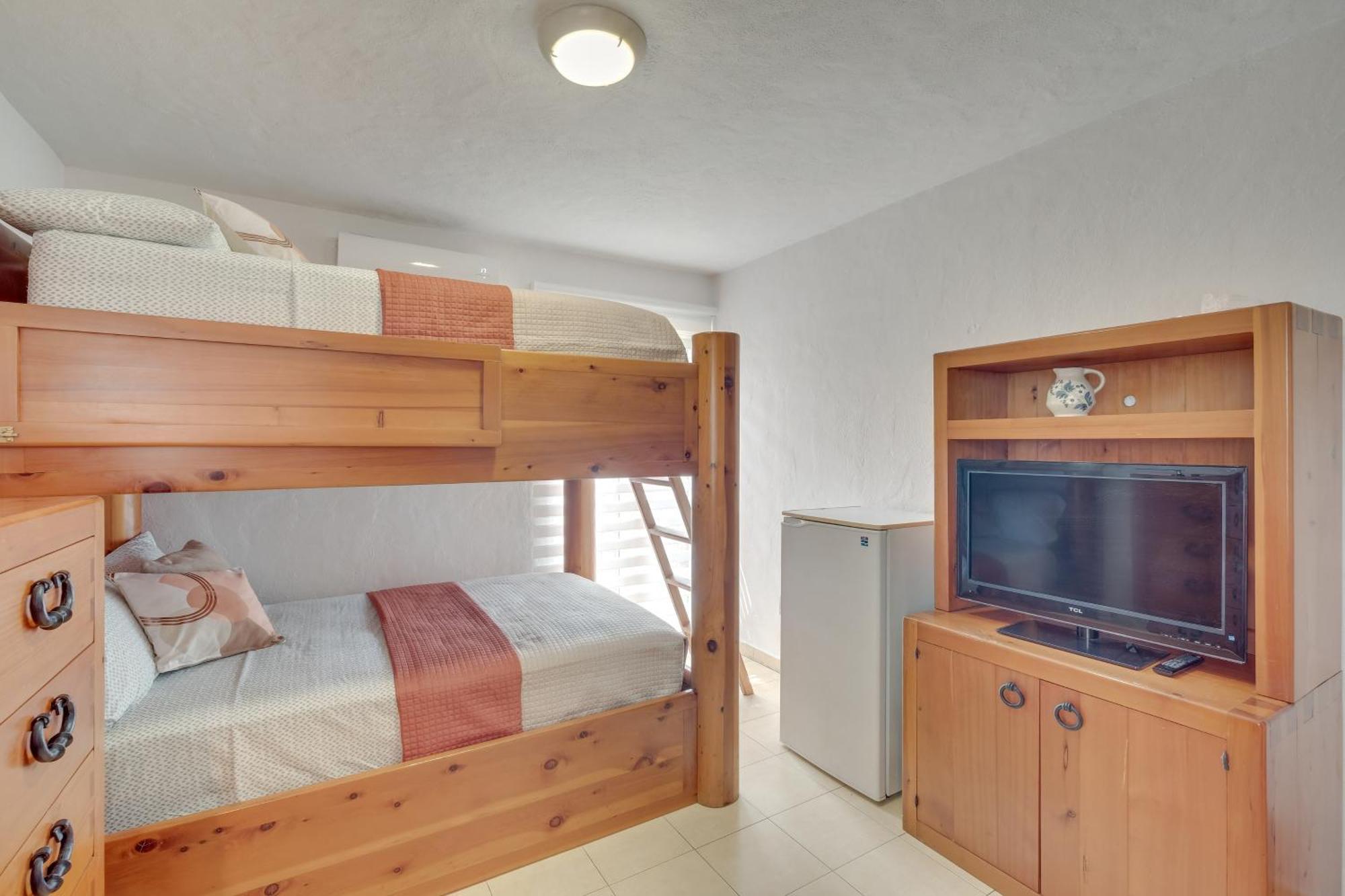 Apartamento Hideaway With Balcony And Pool! *
