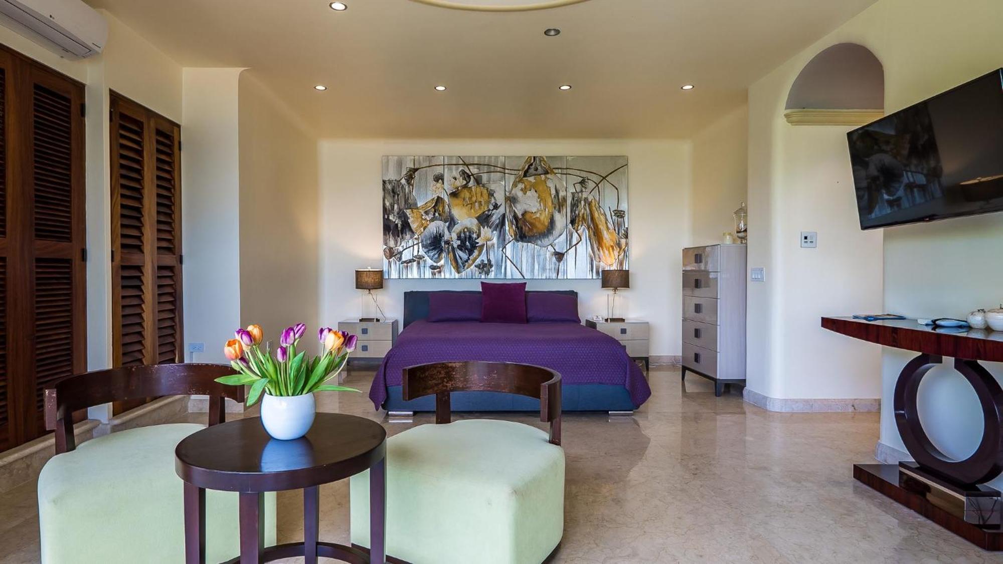 Luxury Frontage For Rent Villa *