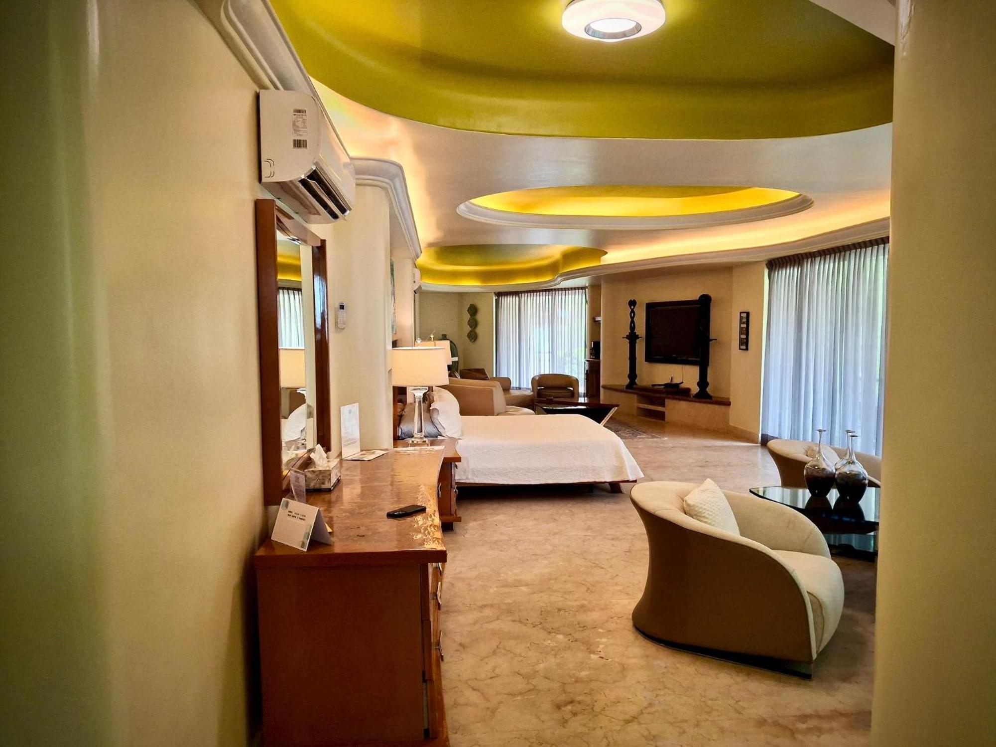 Luxury Frontage For Rent * Puerto Vallarta